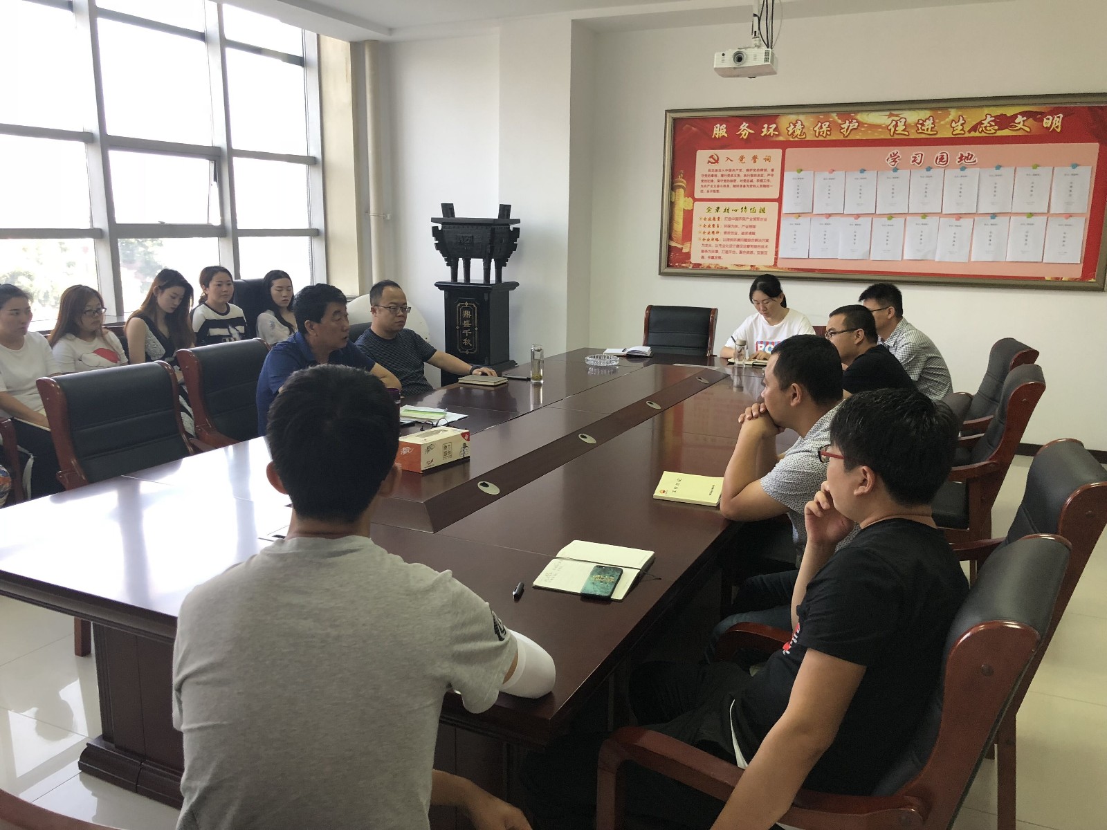 8.27榆林分公司組織開展環(huán)保市場營銷知識培訓(xùn).jpg