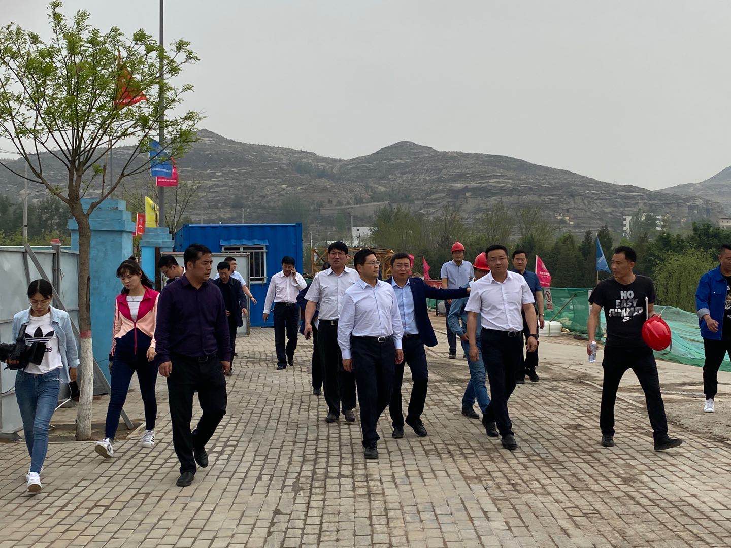 1589156846902410XDGe.jpg 神木市委書記楊成林到水環(huán)境神木污水處理廠調(diào)研.jpg