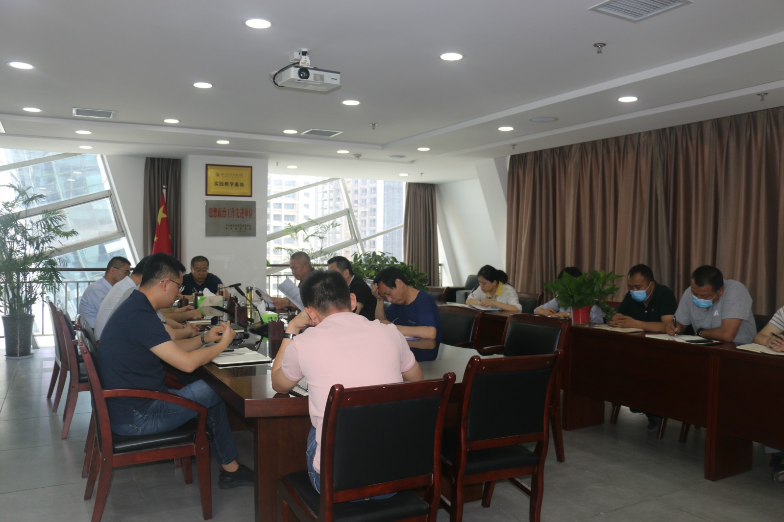 1589847198533695f2qh.jpg 水環(huán)境公司召開落實(shí)省國(guó)資委黨委第三巡察組巡察反饋意見整改工作會(huì)議.jpg