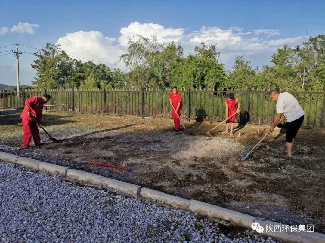 15960767221753870aDl.jpg 640.webp.jpg