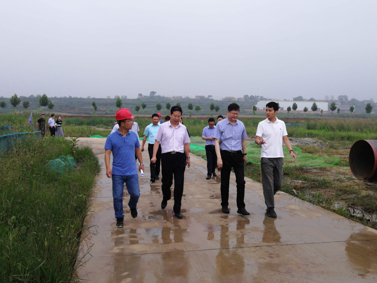 1596076776982609wlmC.jpg 省科技廳副廳長(zhǎng)史高領(lǐng)一行到水環(huán)境公司蟠龍新區(qū)污水處理廠項(xiàng)目調(diào)研.jpg