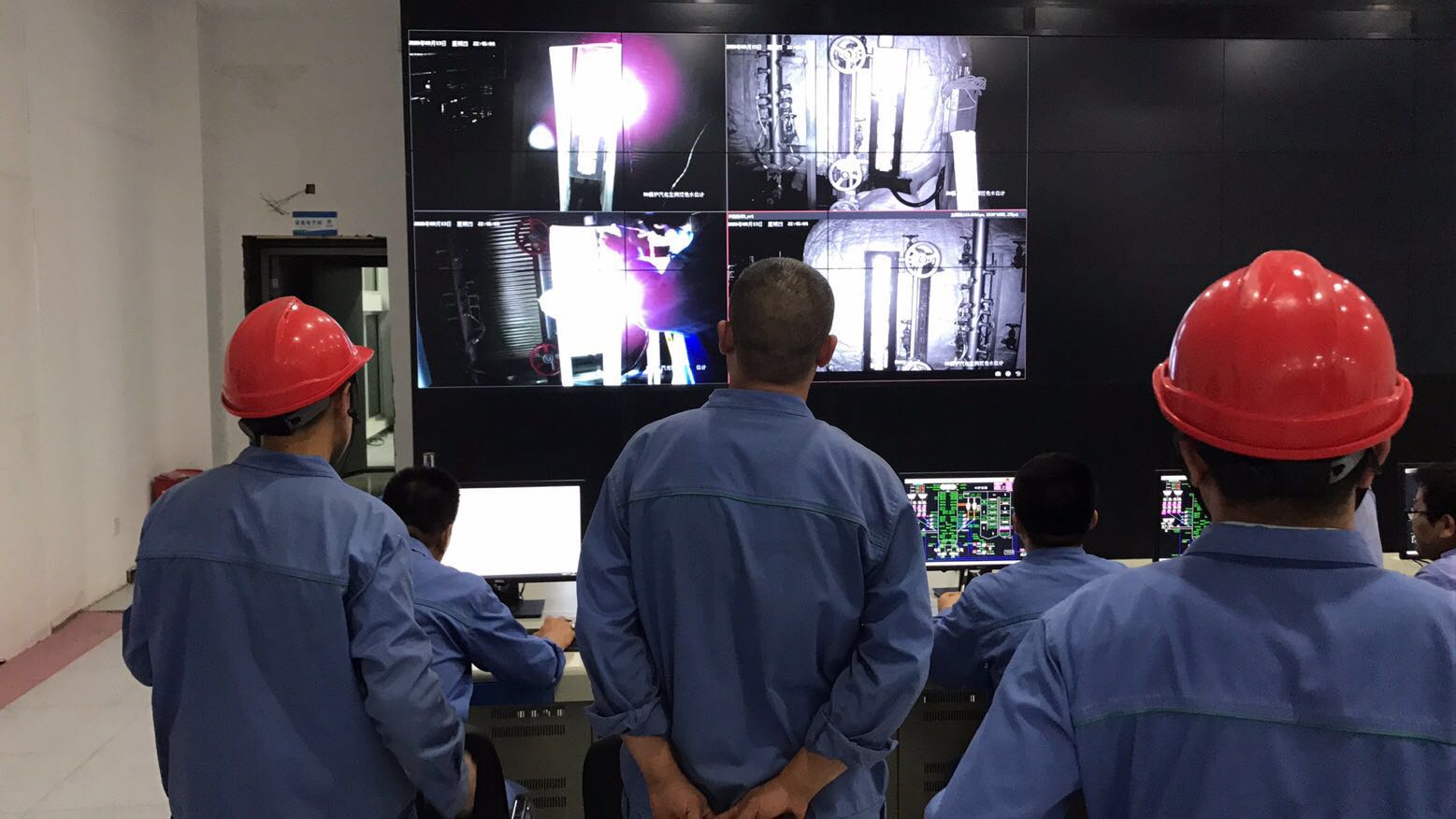 1597711098724968M2Ea.jpg 國源公司榆林生活垃圾發(fā)電項目1號鍋爐煮爐點火成功.jpg