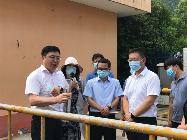 丹鳳縣政協(xié)主席周建政一行到水環(huán)境公司丹鳳污水處理廠開展縣域生態(tài)環(huán)境保護專題調(diào)研 _副本.jpg