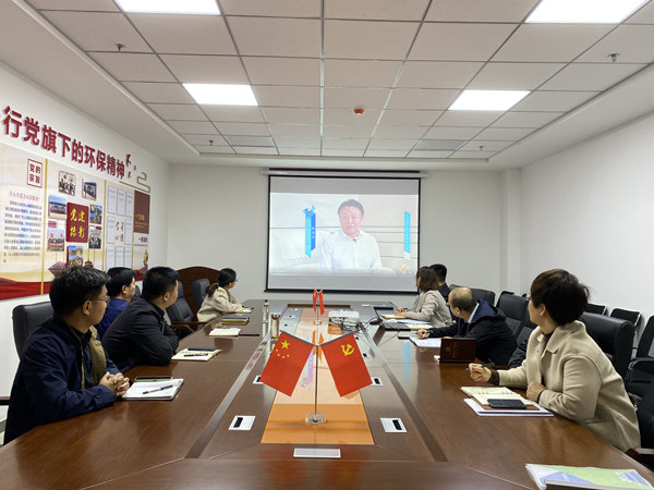 1635904575327477hB9P.jpg 油氣公司觀看專題片_副本.jpg