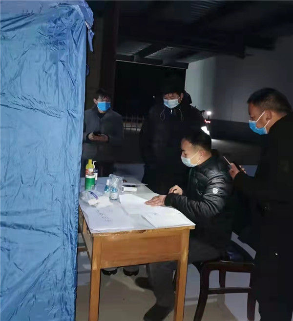 積極協(xié)調(diào)，保證運輸暢通.jpg