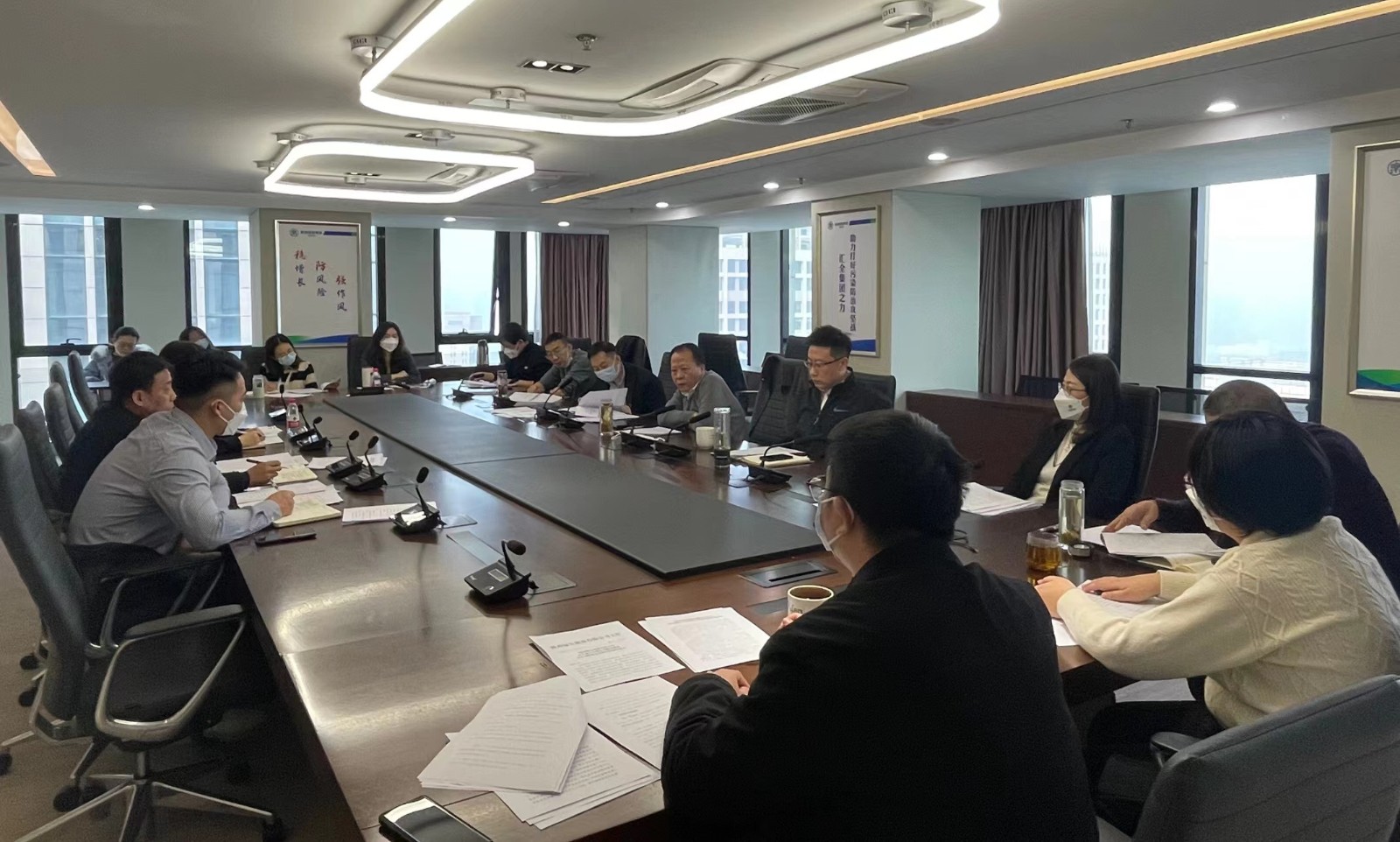 顧峰帶隊督導綠色能源公司及延安工程公司重點經(jīng)營事項推進情況照片.jpg
